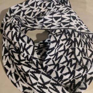 Infinity scarf Michael Kors